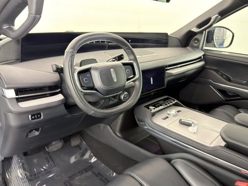 Used 2025 Lincoln Navigator L Reserve w/ Jet Appearance Package AWD/4WD image 12