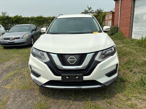 Used 2017 Nissan Rogue S w/ Appearance Package AWD/4WD image 2