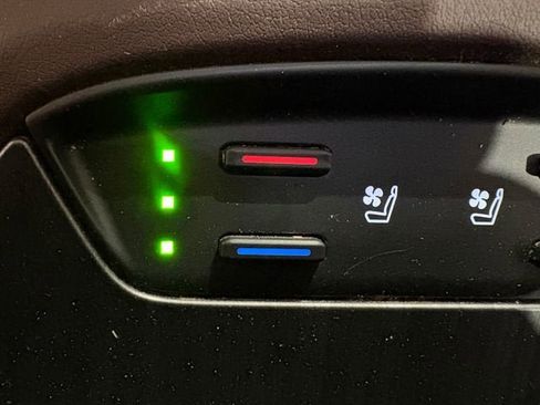 Used 2024 Toyota Venza Limited AWD/4WD image 15