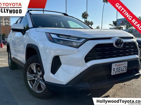 Used 2024 Toyota RAV4 XLE w/ Convenience Package FWD image 1