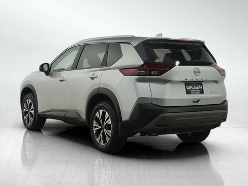 Used 2023 Nissan Rogue SV w/ SV Premium B Package image 3
