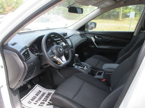 Used 2017 Nissan Rogue S FWD image 9