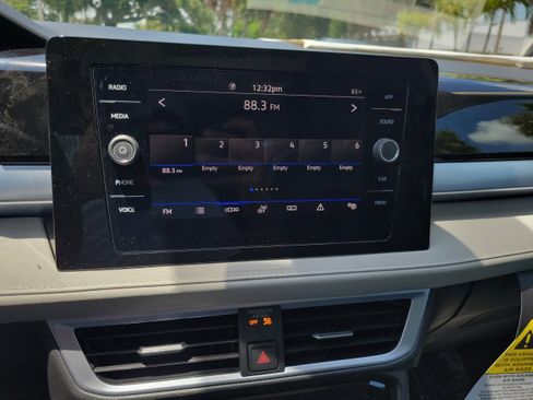 New 2026 Volkswagen Taos SE FWD image 20