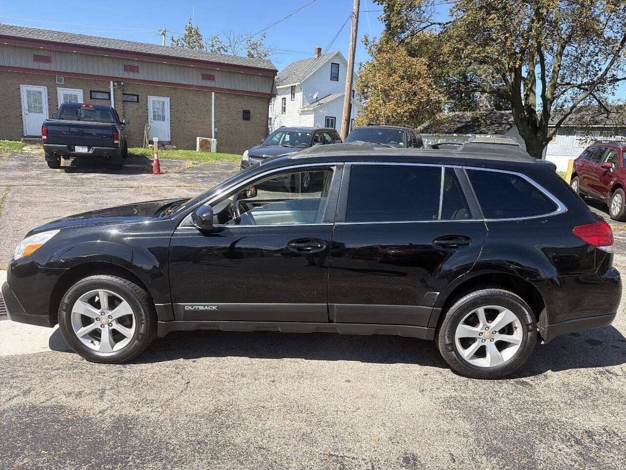 Used 2014 Subaru Outback 2.5i Premium AWD/4WD image 4