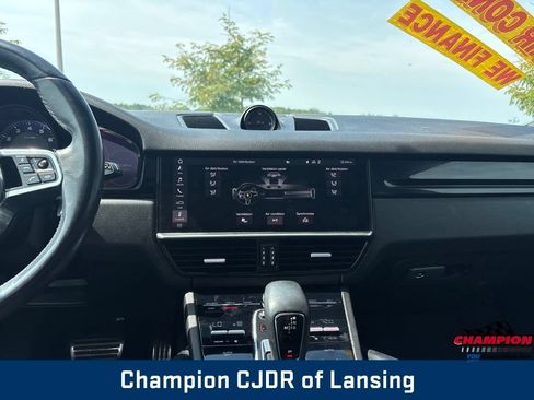 Used 2021 Porsche Cayenne S AWD/4WD image 3