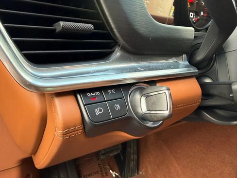 Used 2023 Porsche Panamera 4 Platinum Edition AWD/4WD image 37