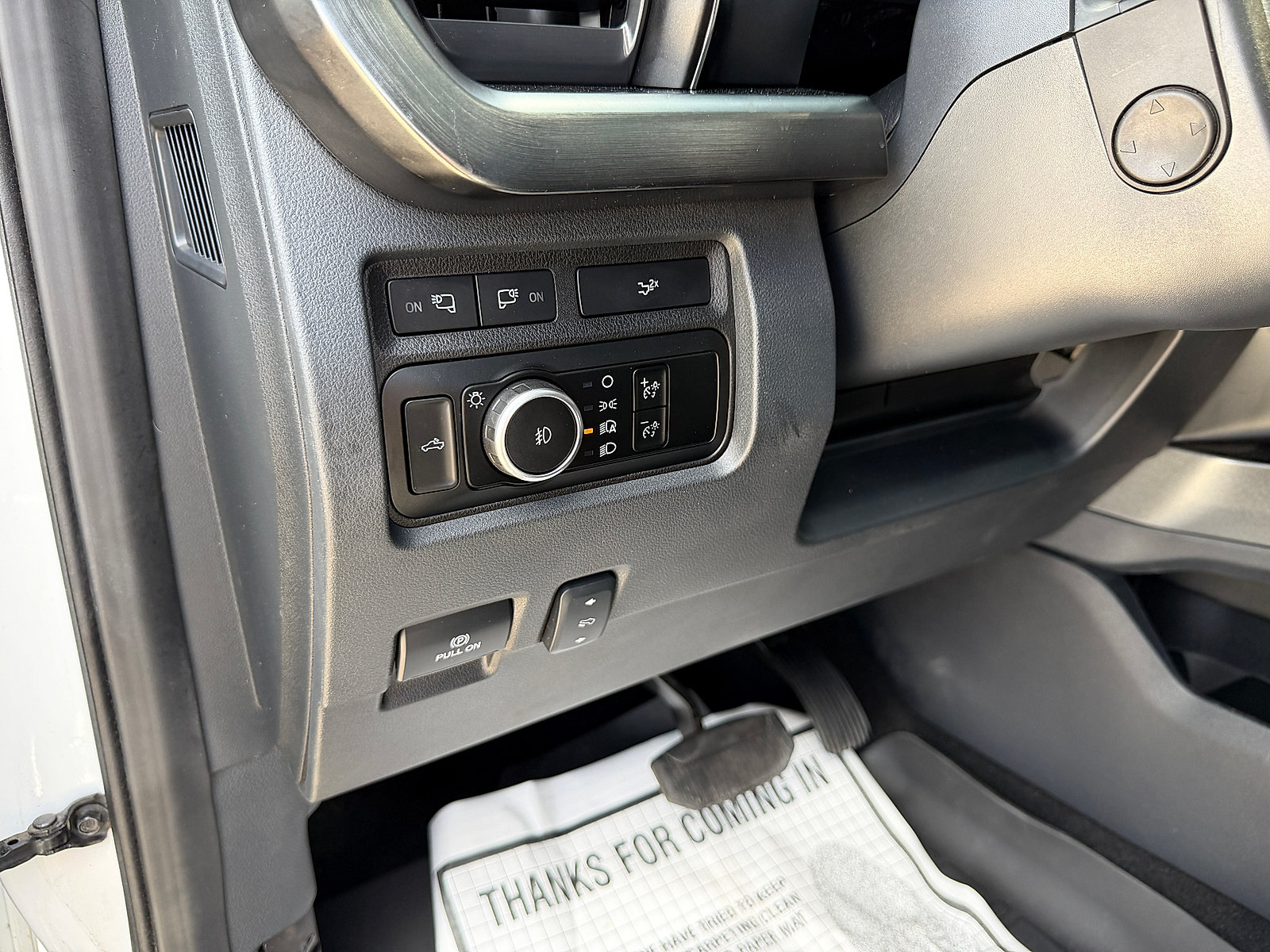 Used 2023 Ford F350 Lariat w/ Lariat Ultimate Package AWD/4WD image 25