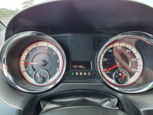 Used 2017 Dodge Grand Caravan SXT image 15