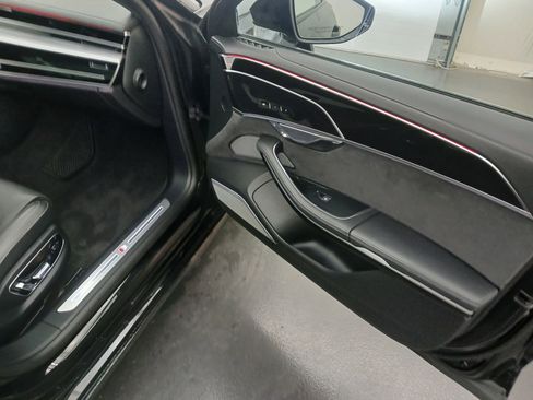 Used 2022 Audi S8 w/ S8 Comfort Plus Package AWD/4WD image 22