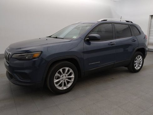 Used 2021 Jeep Cherokee Latitude w/ Mopar Interior Package FWD image 2