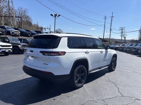 Used 2025 Jeep Grand Cherokee L Limited w/ Luxury Tech Group II image 5