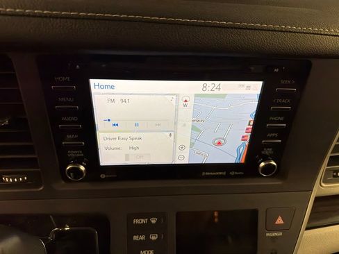 Used 2020 Toyota Sienna XLE Premium FWD image 9