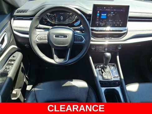 Used 2024 Jeep Compass Latitude AWD/4WD image 12