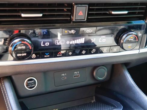 Used 2022 Nissan Rogue SL w/ SL Premium Package FWD image 15