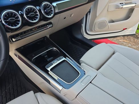 Certified 2025 Mercedes-Benz GLB 250 image 24