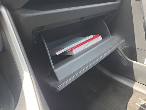 Used 2025 Toyota RAV4 XLE image 30