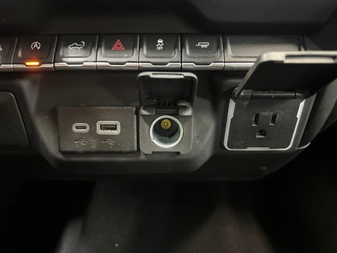 Used 2024 Chevrolet Silverado 1500 Custom w/ LPO, Dark Essentials Package RWD image 21