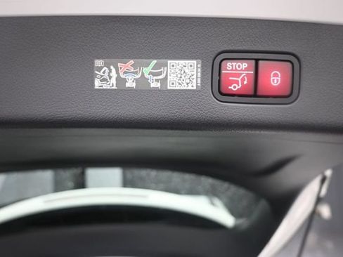 Used 2026 Mercedes-Benz GLC 300 image 25