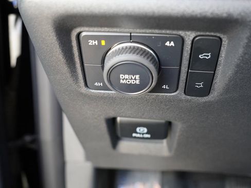 Certified 2025 Ford Expedition Max Platinum image 30