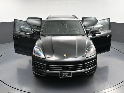 Certified 2023 Porsche Cayenne Platinum Edition AWD/4WD image 33