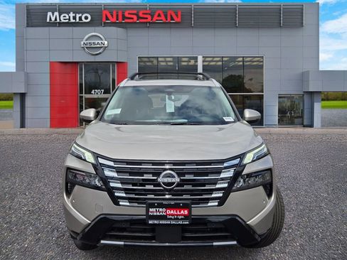 New 2026 Nissan Rogue Platinum image 2