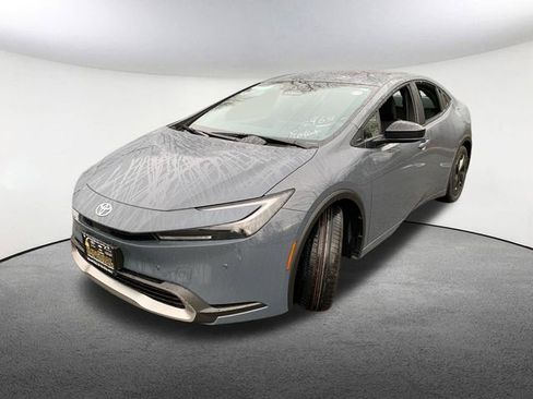 New 2026 Toyota Prius Plug-In Hybrid FWD image 5