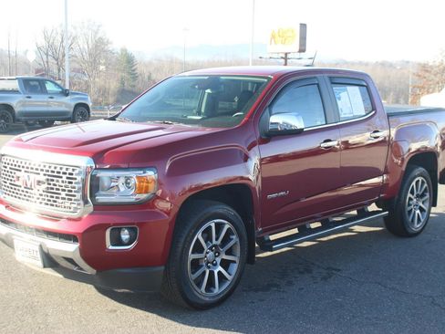 Used 2020 GMC Canyon Denali image 3