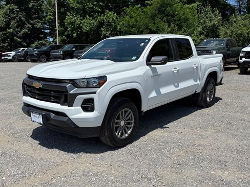 Certified 2024 Chevrolet Colorado LT w/ LT Convenience Package RWD image 3