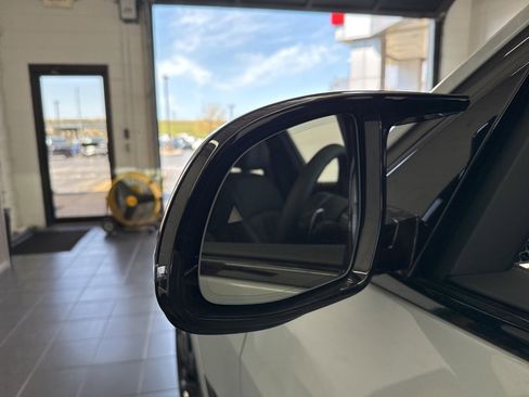 New 2025 BMW X7 M60i image 10