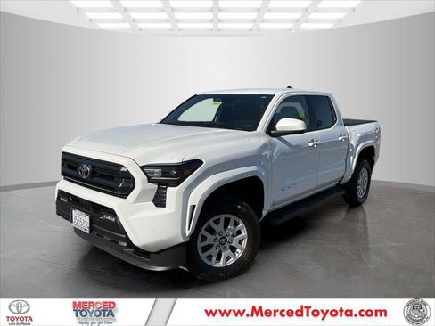 Certified 2025 Toyota Tacoma SR5 w/ SR5 Upgrade Package AWD/4WD image 1