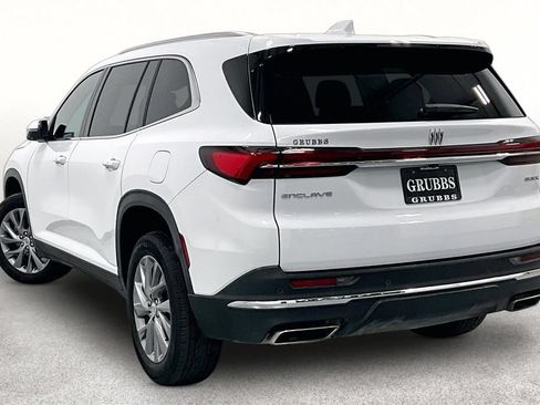 Used 2025 Buick Enclave Preferred w/ Power Package FWD image 12