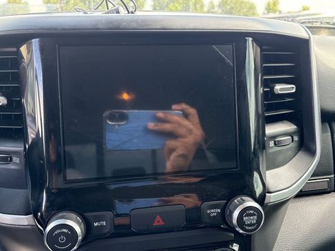 Used 2020 RAM 1500 Big Horn AWD/4WD image 18