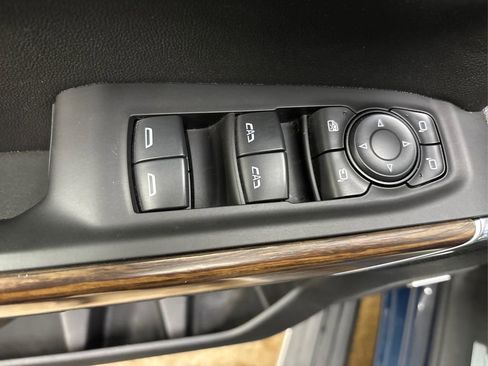 Used 2021 Chevrolet Silverado 1500 High Country image 40