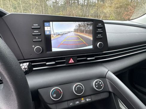 New 2026 Hyundai Elantra SE FWD image 18