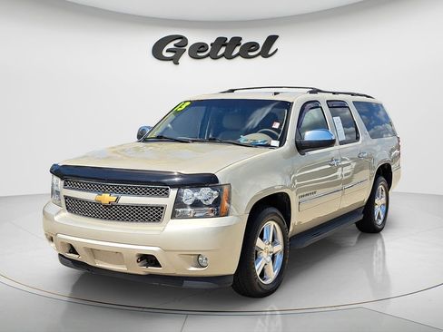 Used 2013 Chevrolet Suburban LTZ image 7