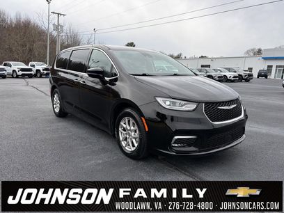 Used 2024 Chrysler Pacifica Touring-L
