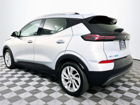 Used 2023 Chevrolet Bolt EUV LT FWD image 8
