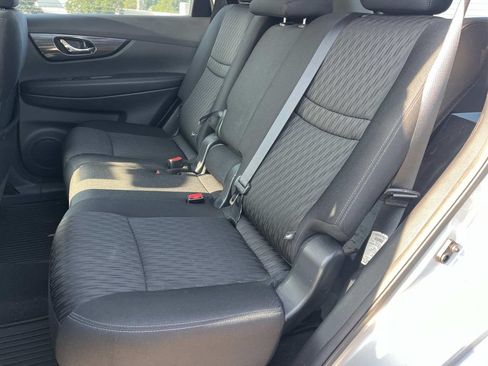 Used 2017 Nissan Rogue S FWD image 20