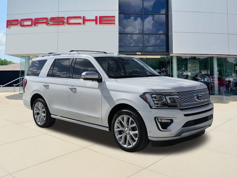 Used 2019 Ford Expedition Platinum image 2