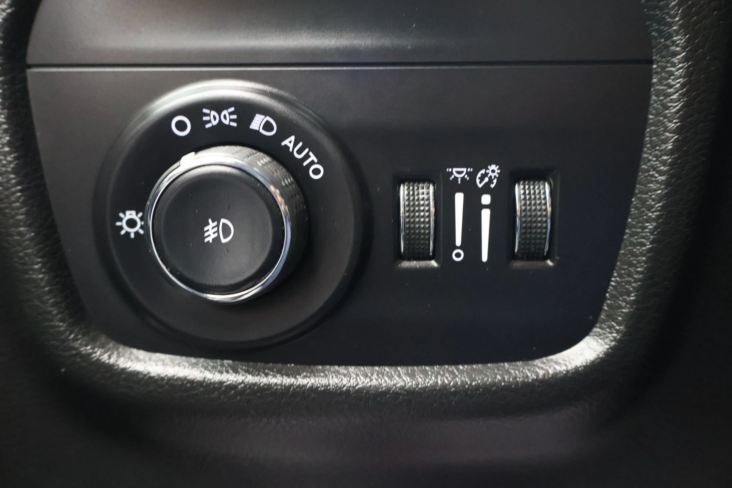 Used 2023 Jeep Grand Cherokee L Limited AWD/4WD image 21