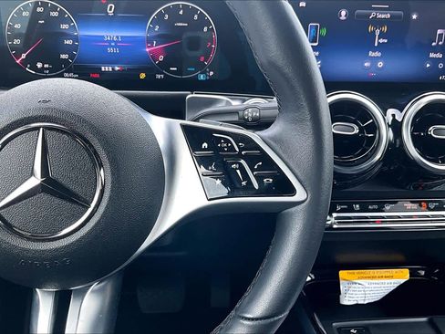 Certified 2025 Mercedes-Benz GLB 250 image 25