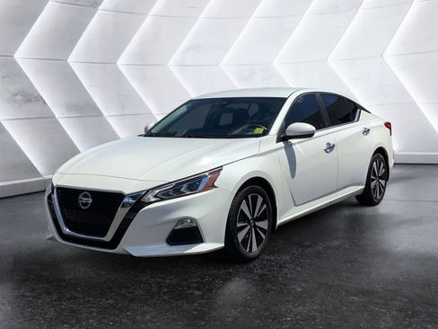 Used 2021 Nissan Altima 2.5 SV FWD image 3