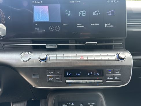 Used 2025 Hyundai Kona SEL AWD/4WD image 28