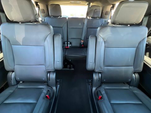 Used 2023 Chevrolet Tahoe Z71 AWD/4WD image 27