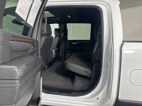 Used 2025 Chevrolet Silverado 2500 High Country w/ High Country Premium Package AWD/4WD image 23