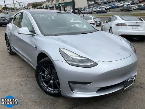 Used 2018 Tesla Model 3 Long Range image 1