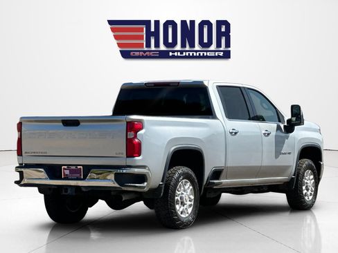 Used 2022 Chevrolet Silverado 2500 LTZ AWD/4WD image 4