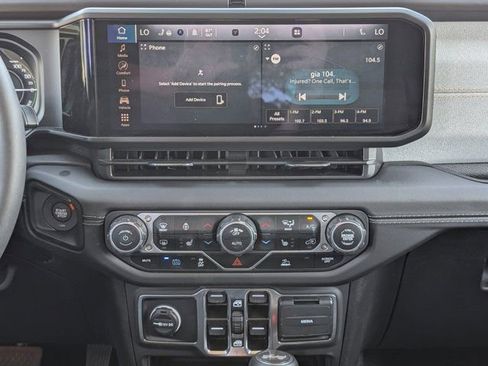 Used 2025 Jeep Wrangler Unlimited Sahara AWD/4WD image 16