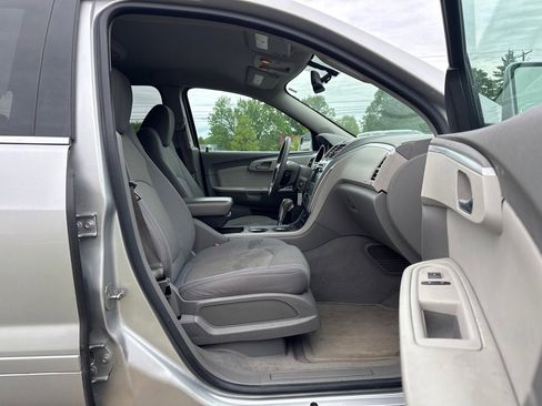 Used 2010 Chevrolet Traverse LT w/ Personal Connectivity Package AWD/4WD image 12