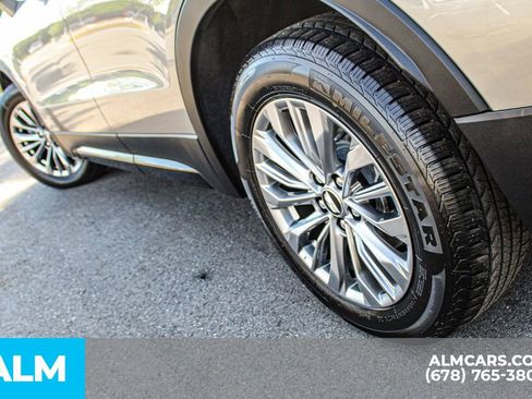 Used 2025 Cadillac XT4 Premium Luxury FWD image 15
